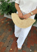 Load image into Gallery viewer, Half Shell Clutch