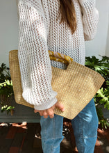 Load image into Gallery viewer, Resort Top Handle