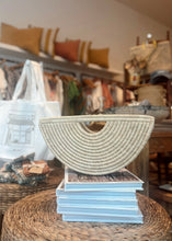 Load image into Gallery viewer, Half Shell Clutch