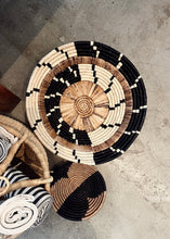 Load image into Gallery viewer, 14” Check Bark Bowl