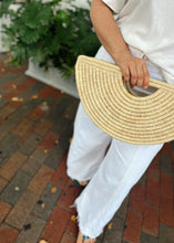 Load image into Gallery viewer, Half Shell Clutch