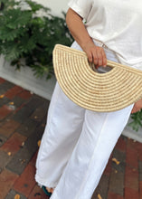 Load image into Gallery viewer, Half Shell Clutch