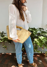 Load image into Gallery viewer, Resort Top Handle