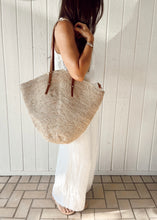Load image into Gallery viewer, Oversized Crochet Tote