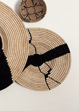 Load image into Gallery viewer, 18" Minimal Zap Woven Wall Plate