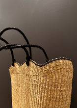 Load image into Gallery viewer, Scallop Basket Bag