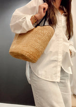 Load image into Gallery viewer, Scallop Basket Bag