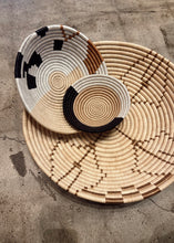 Load image into Gallery viewer, 16” Metallic Lines Bowl