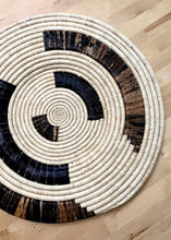 Load image into Gallery viewer, 22” Banana Bark Plate