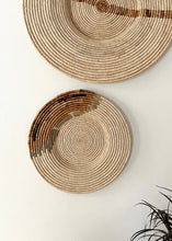 Load image into Gallery viewer, 21" Ombré Earth Plate