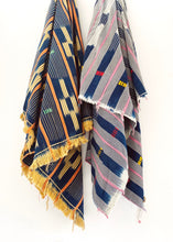 Load image into Gallery viewer, Vintage Baule Throw