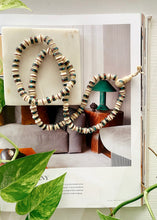 Load image into Gallery viewer, Vintage Inlaid Bead Necklace