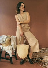 Load image into Gallery viewer, Minimal Straw Tote