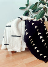Load image into Gallery viewer, Mudcloth Throw - 2 styles