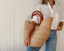 Load image into Gallery viewer, Natural Wing Shopper - Cognac Handles