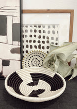 Load image into Gallery viewer, 12" Propel - black/white