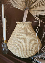 Load image into Gallery viewer, Belly Vase