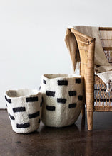 Load image into Gallery viewer, Line Felt Basket