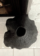 Load image into Gallery viewer, Gourd Shape Basket - Black or White