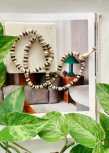 Load image into Gallery viewer, Vintage Inlaid Bead Necklace