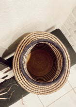 Load image into Gallery viewer, Gourd Pot - Striped