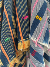 Load image into Gallery viewer, Vintage Baule Throw