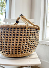 Load image into Gallery viewer, Bolga Basket - Check
