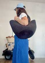 Load image into Gallery viewer, Solid Wing Shopper - Black
