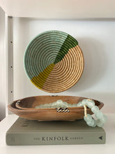 Load image into Gallery viewer, Ghanaian Recycled Glass Beads - Medium
